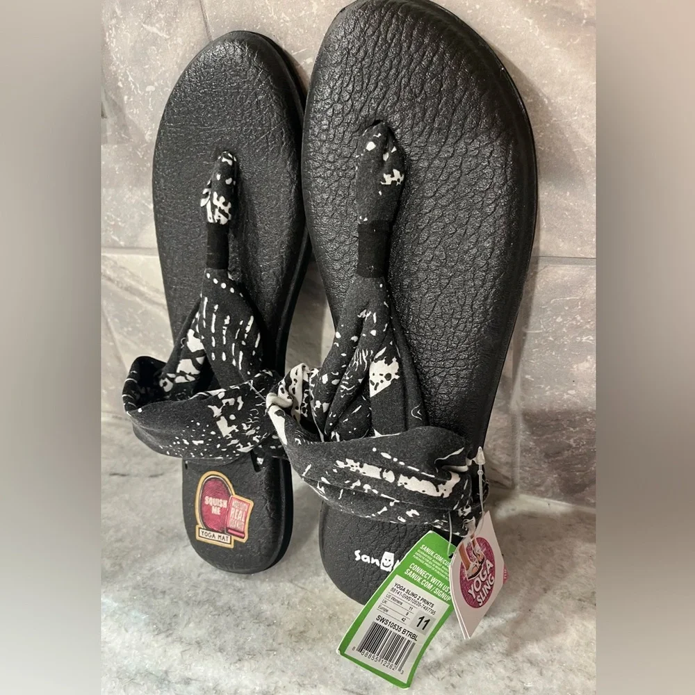 Sanuk Women's Black and White Yoga Mat Sandals NWT smoke & pet free home🌸 - Picture 10 of 14